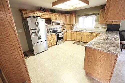 675054 Range Road 183, Rural Athabasca County, AB - Indoor Photo Showing Kitchen