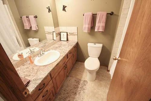 675054 Range Road 183, Rural Athabasca County, AB - Indoor Photo Showing Bathroom