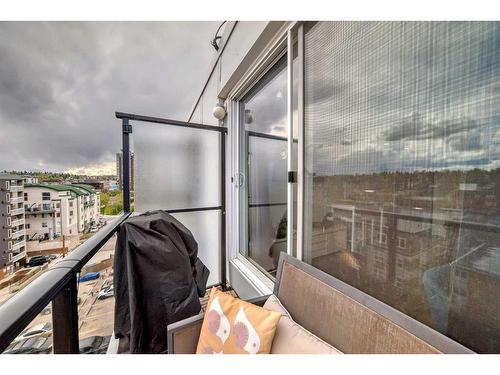 803-1111 15 Avenue Sw, Calgary, AB -  With Balcony With Exterior
