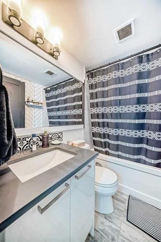 803-1111 15 Avenue Sw, Calgary, AB - Indoor Photo Showing Bathroom