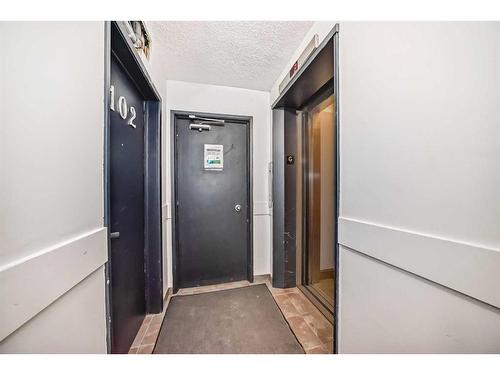 803-1111 15 Avenue Sw, Calgary, AB - Indoor Photo Showing Other Room