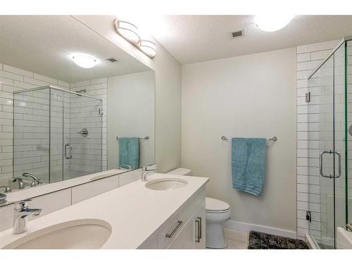 1008-32 Varsity Estates Circle Nw, Calgary, AB - Indoor Photo Showing Bathroom