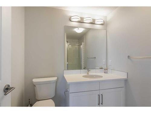 1008-32 Varsity Estates Circle Nw, Calgary, AB - Indoor Photo Showing Bathroom