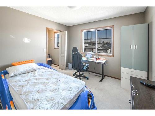 530 Chaparral Drive Se, Calgary, AB - Indoor Photo Showing Bedroom