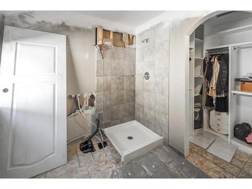 530 Chaparral Drive Se, Calgary, AB - Indoor Photo Showing Bathroom