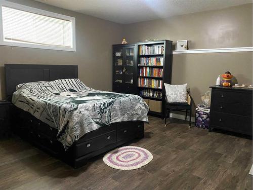 79 Harrison Green, Olds, AB - Indoor Photo Showing Bedroom