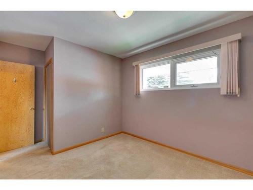 4111 19 Street Nw, Calgary, AB - Indoor Photo Showing Other Room