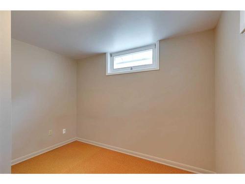 4111 19 Street Nw, Calgary, AB - Indoor Photo Showing Other Room