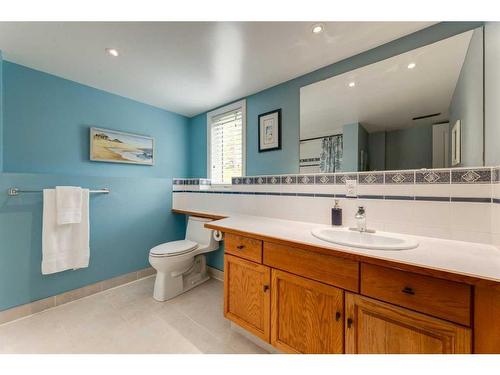 80 Buffalo Rub Place Nw, Airdrie, AB - Indoor Photo Showing Bathroom