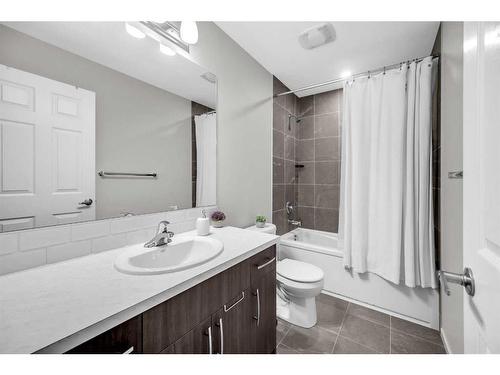 62 Carringham Way Nw, Calgary, AB - Indoor Photo Showing Bathroom