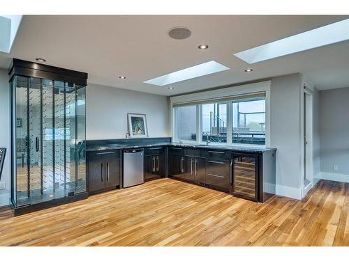 2216B 3 Avenue Nw, Calgary, AB - Indoor