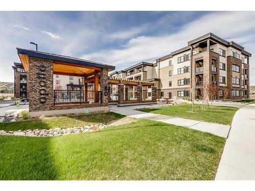 3208-80 Greenbriar Place Nw, Calgary, AB - Outdoor With Facade