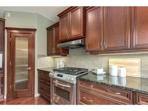 68 Heritage Lake Terrace, Heritage Pointe, AB - Indoor Photo Showing Kitchen