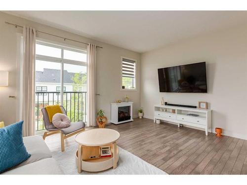 103 Nolanfield Villas Nw, Calgary, AB - Indoor Photo Showing Living Room