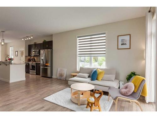 103 Nolanfield Villas Nw, Calgary, AB - Indoor Photo Showing Living Room