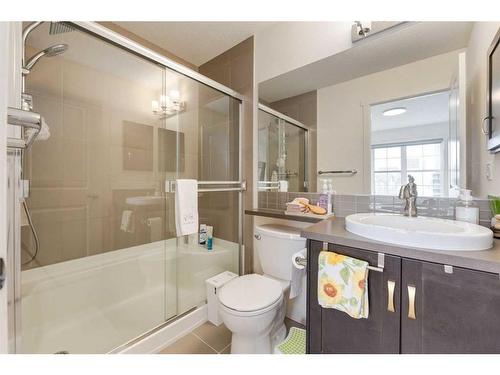 103 Nolanfield Villas Nw, Calgary, AB - Indoor Photo Showing Bathroom