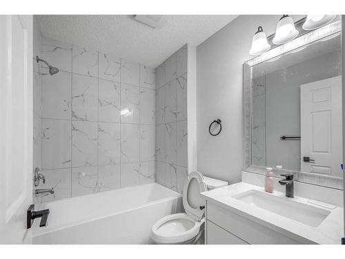1128 Country Hills Circle Nw, Calgary, AB - Indoor Photo Showing Bathroom