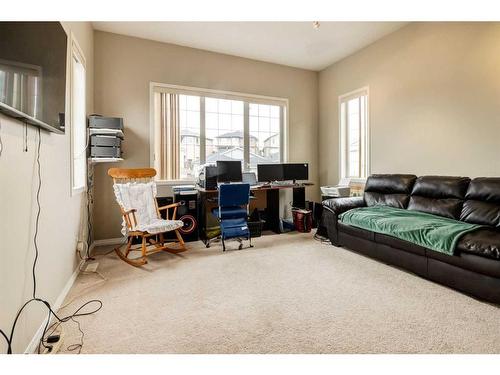 122 Royal Birch Rise Nw, Calgary, AB - Indoor Photo Showing Other Room