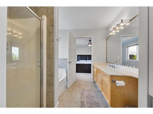 104 Saddlecrest Green Ne, Calgary, AB - Indoor Photo Showing Bathroom