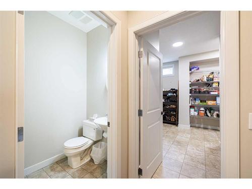 59 Tuscany Glen Place Nw, Calgary, AB - Indoor Photo Showing Bathroom