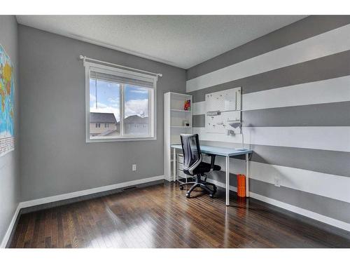 220 Autumn Green Se, Calgary, AB - Indoor Photo Showing Office