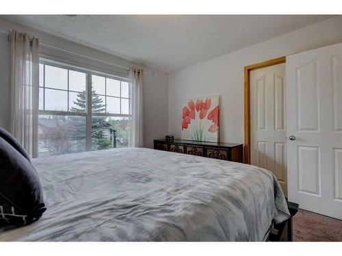142 Cramond Circle Se, Calgary, AB - Indoor Photo Showing Bedroom