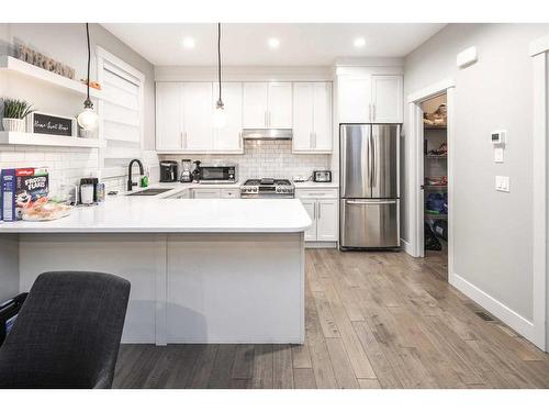 1404 29 Street Sw, Calgary, AB - Indoor Photo Showing Kitchen With Stainless Steel Kitchen With Upgraded Kitchen