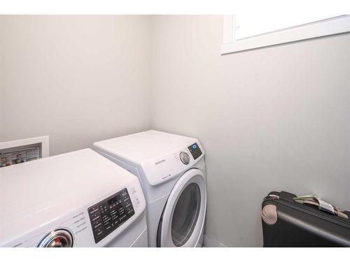 1404 29 Street Sw, Calgary, AB - Indoor Photo Showing Laundry Room