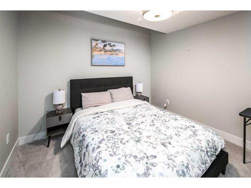 1404 29 Street Sw, Calgary, AB - Indoor Photo Showing Bedroom