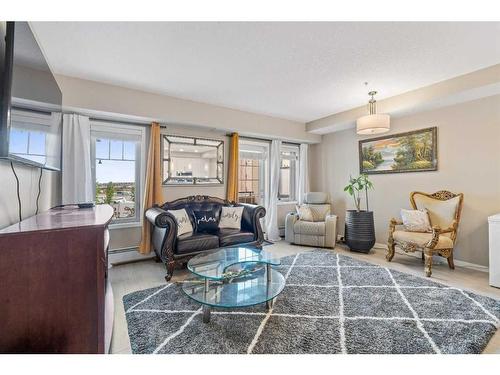 201-30 Mahogany Mews Se, Calgary, AB - Indoor Photo Showing Living Room