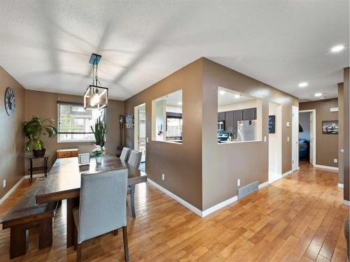 960 Bracewood Rise Sw, Calgary, AB - Indoor Photo Showing Other Room