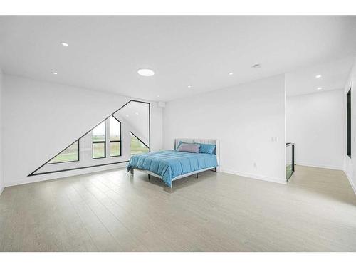 492 Muirfield Crescent, Lyalta, AB - Indoor Photo Showing Bedroom