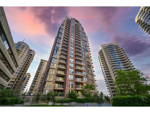 #2301-650 10 Street Sw, Calgary, AB - Outdoor With Balcony With Facade