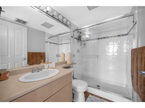 #2301-650 10 Street Sw, Calgary, AB - Indoor Photo Showing Bathroom