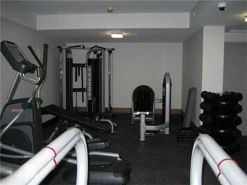 305-560 6 Avenue Se, Calgary, AB - Indoor Photo Showing Gym Room