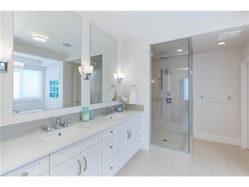 38 Waters Edge Drive, Heritage Pointe, AB - Indoor Photo Showing Bathroom