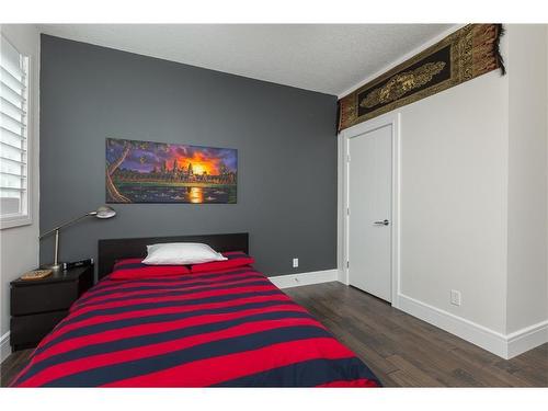 38 Waters Edge Drive, Heritage Pointe, AB - Indoor Photo Showing Bedroom