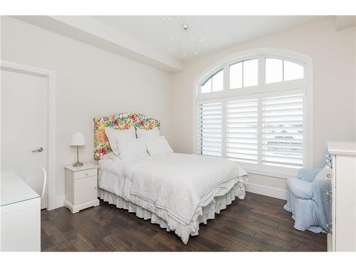 38 Waters Edge Drive, Heritage Pointe, AB - Indoor Photo Showing Bedroom