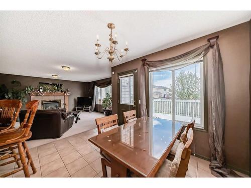 10 Royal Elm Drive Nw, Calgary, AB - Indoor Photo Showing Other Room
