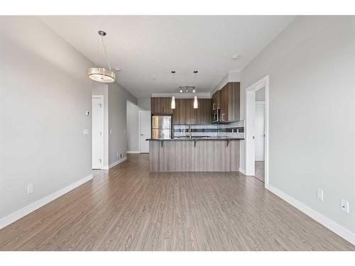 202-4 Sage Hill Terrace Nw, Calgary, AB - Indoor Photo Showing Kitchen