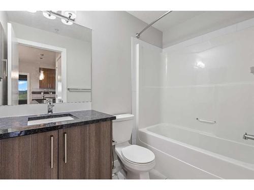 202-4 Sage Hill Terrace Nw, Calgary, AB - Indoor Photo Showing Bathroom