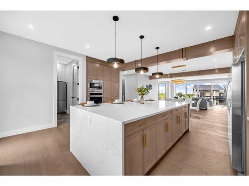 49 Rockhaven Green Nw, Calgary, AB - Indoor Photo Showing Kitchen With Upgraded Kitchen