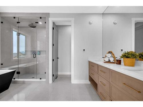 49 Rockhaven Green Nw, Calgary, AB - Indoor Photo Showing Bathroom