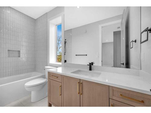49 Rockhaven Green Nw, Calgary, AB - Indoor Photo Showing Bathroom