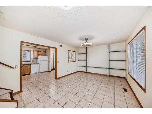 32 Penrith Place Se, Calgary, AB - Indoor