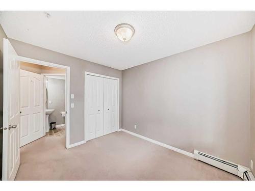 303-369 Rocky Vista Park Nw, Calgary, AB - Indoor Photo Showing Other Room