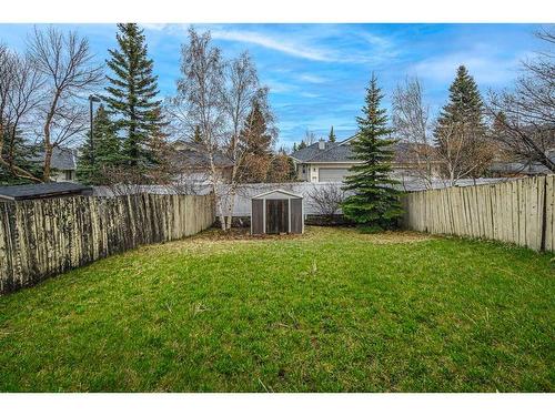 25 Edgeburn Crescent Nw, Calgary, AB - Outdoor With Backyard
