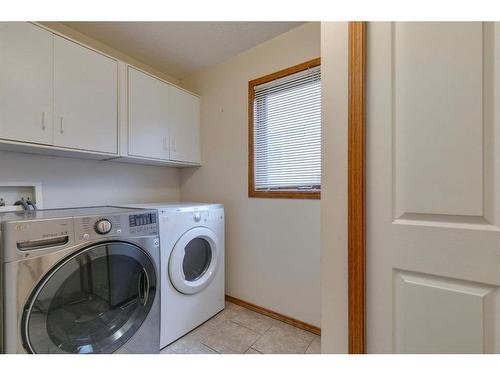 78 Hampstead Circle Nw, Calgary, AB - Indoor Photo Showing Laundry Room