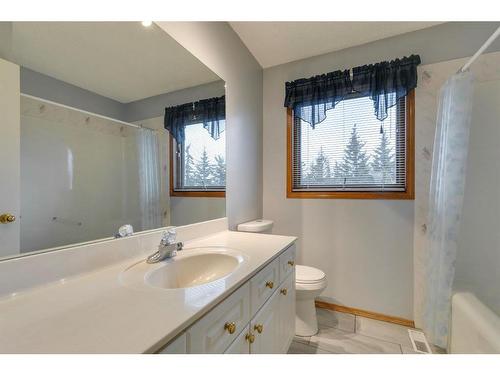 78 Hampstead Circle Nw, Calgary, AB - Indoor Photo Showing Bathroom