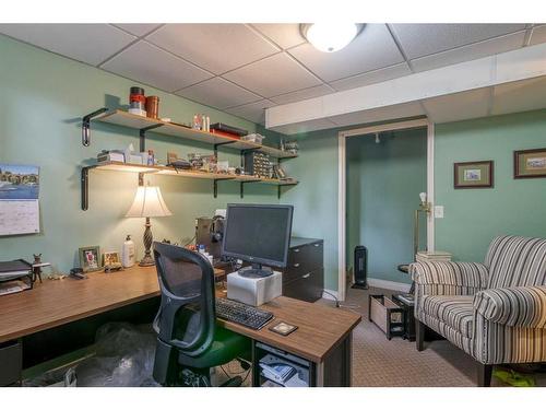 127 Rundleview Drive Ne, Calgary, AB - Indoor Photo Showing Office